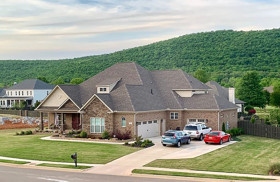 1st image of 31 Sanders Hill Way SE