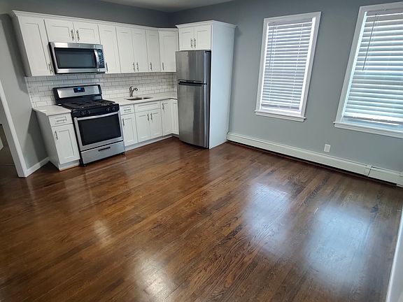 2nd image of 211 Jessamine Ave