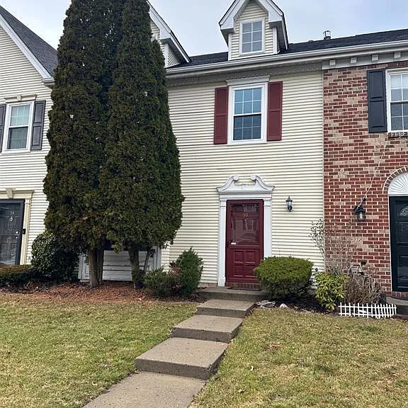 59 Goodwin Dr — Photo 4
