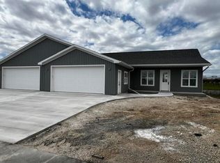 812 Lakeview Ln, Ripon, WI 54971