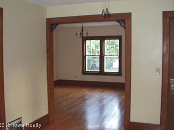 3rd image of 513 S 1st St