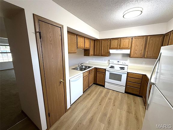2nd image of 409 Donna Dr