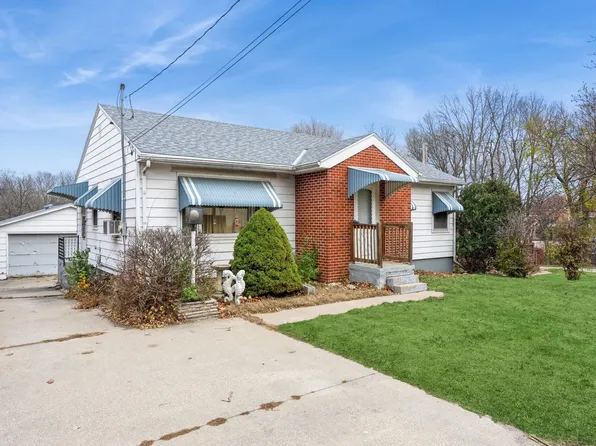 755 NW Aurora Ave, Des Moines, IA 50313