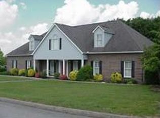 96 N Claymore Ln, Oak Ridge, TN 37830