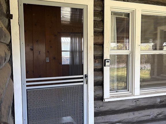 5th image of 230 Myrtle St