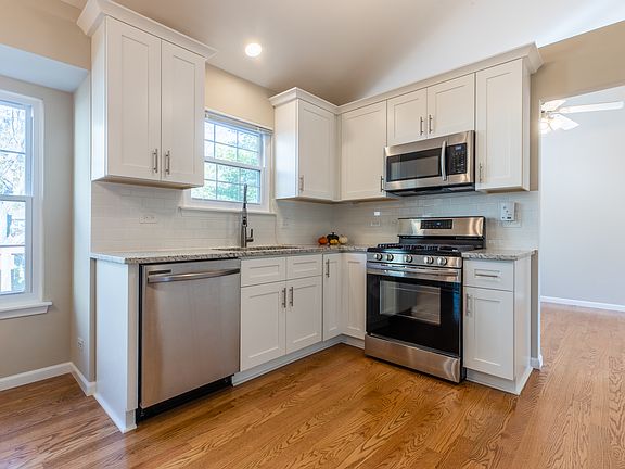 3rd image of 1138 Wilkes Ln