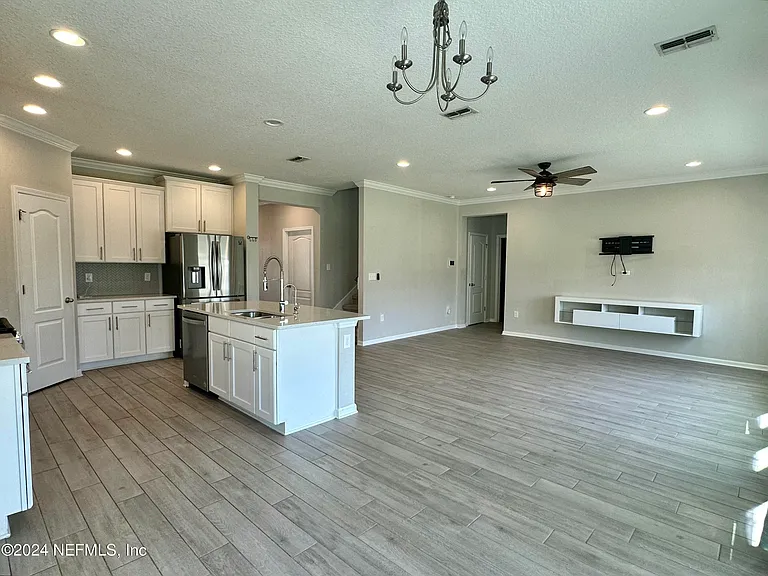 122 Codona Glen Dr — Photo 11