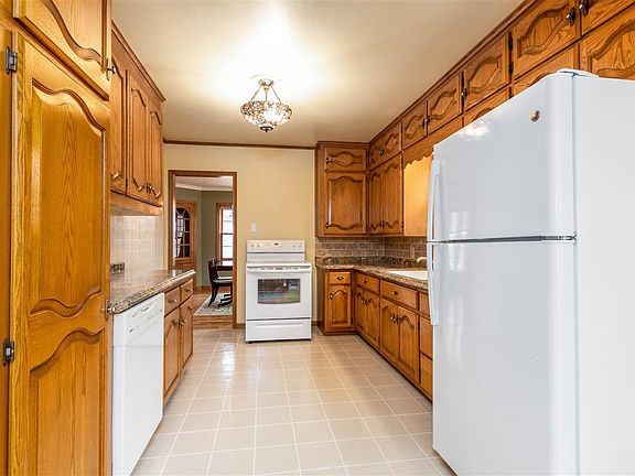 4th image of 1125 Kellogg St