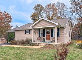 40 Mill St, Hanson, KY 42413