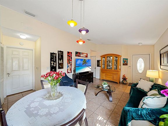 5th image of 650 NW 78th Terrace #201