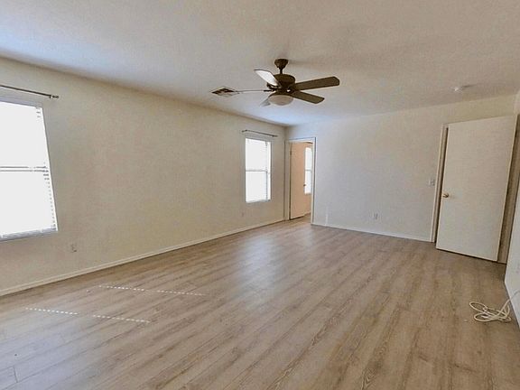 3rd image of 2277 E Palm Beach Dr