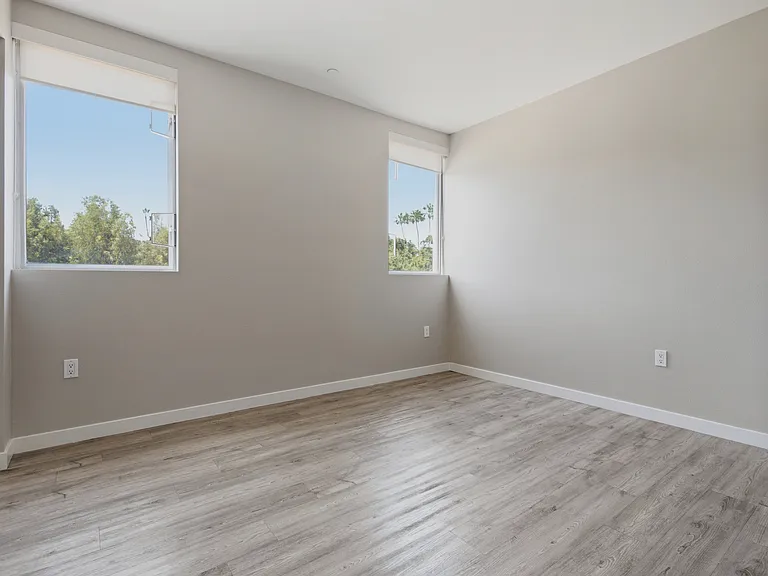 16300 Ventura Blvd #403 — Photo 14