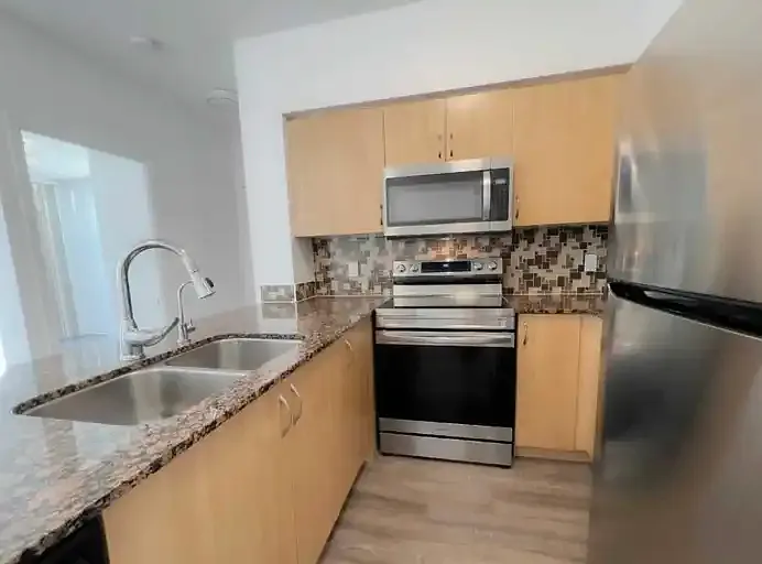 2240 Lake Shore Blvd W #309 — Photo 11