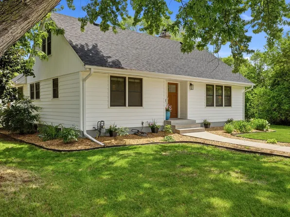 8401 15th Ave S, Bloomington, MN 55425