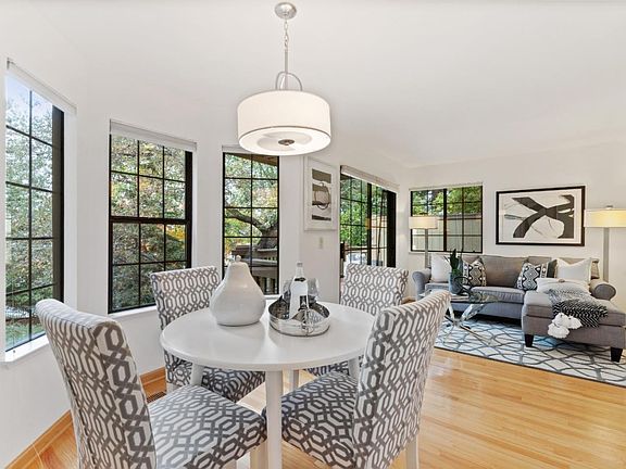 4th image of 5867 Dry Oak Dr