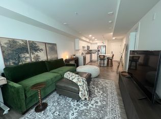 701 N Henry St #218, Alexandria, VA 22314