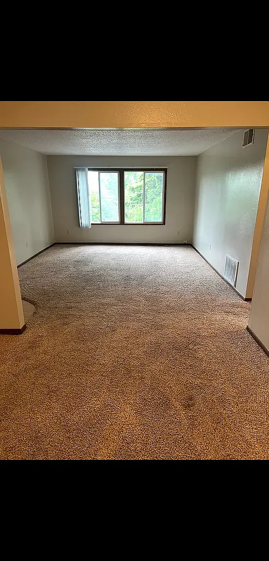 2 bed, $1,100 — Photo 2