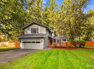 207 Country Estates Dr W, Rainier, WA 98576