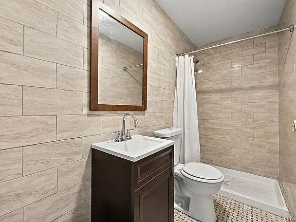 5th image of 2459 Hoffman Street