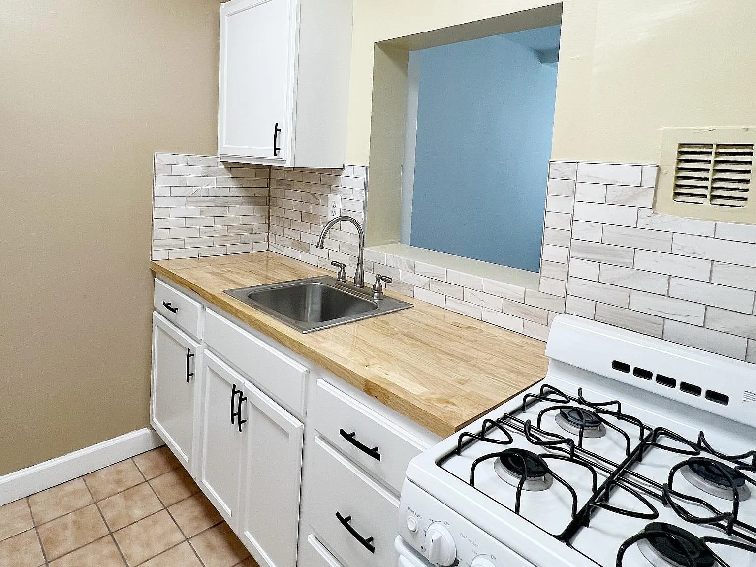 1021 Arlington Blvd — Photo 4