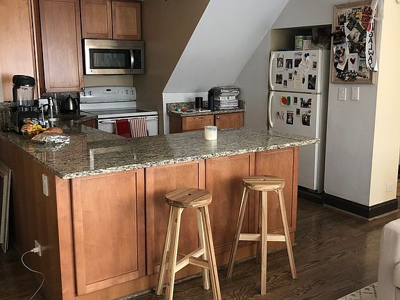5th image of 1221 N Dearborn Pkwy #502N