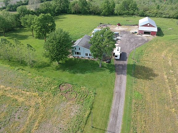 2nd image of 2776 County Road 59
