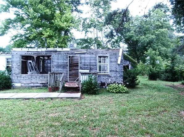 1453 Whittamore Rd, Chesapeake, VA 23322