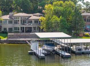 798 Grand Cove Rd, Sunrise Beach, MO 65079