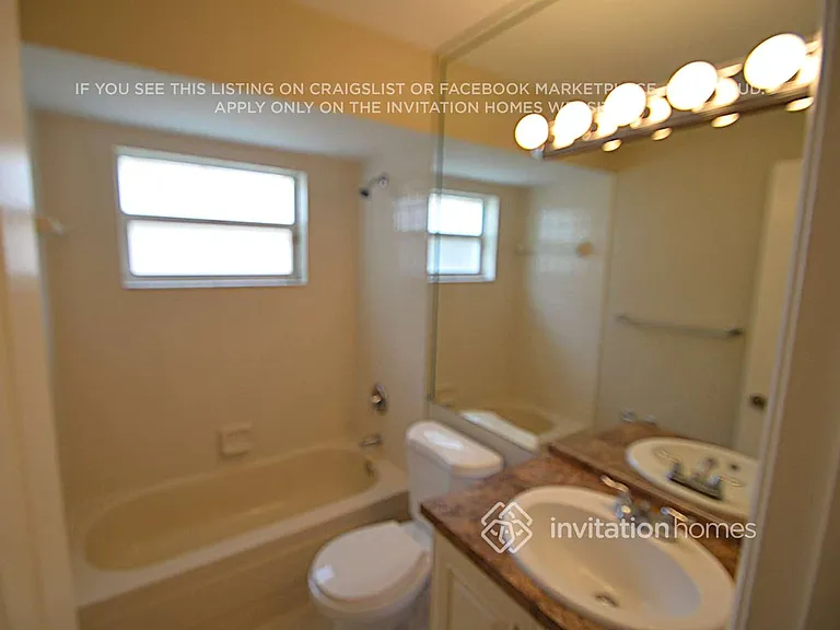 10320 NW 48th Ct — Photo 9