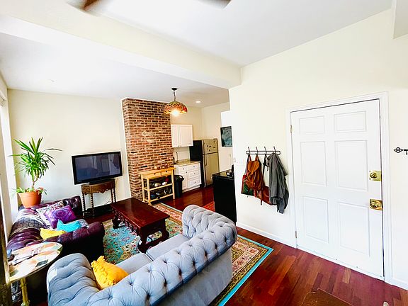 3rd image of 618 N 40th St APT 3