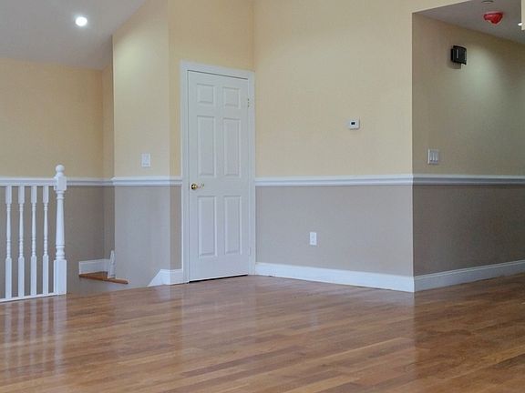 3rd image of 218-22 139 Ave #2B