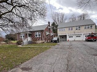 5028 Grammes Rd, Orefield, PA 18069