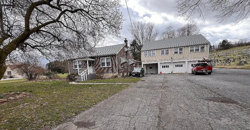 5028 Grammes Rd photo 1