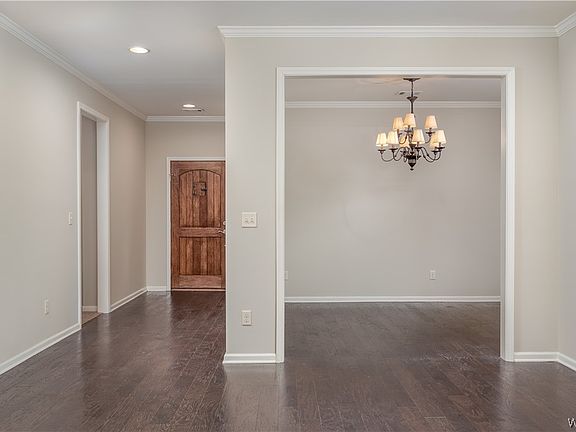 3rd image of 460 Camille Ln