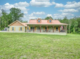 8935 Hebbertsburg Rd, Crab Orchard, TN 37723