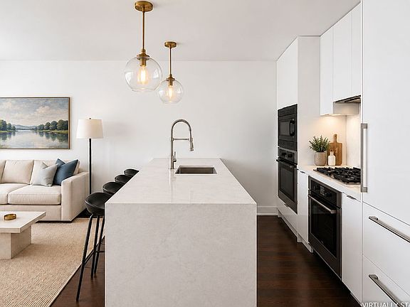 3rd image of 5 Franklin Pl #9C