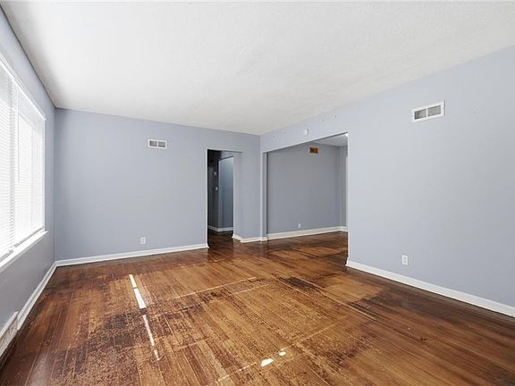 4th image of 10600 Richmond Ave