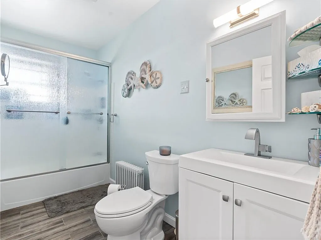 76 Appleton Ave — Photo 3
