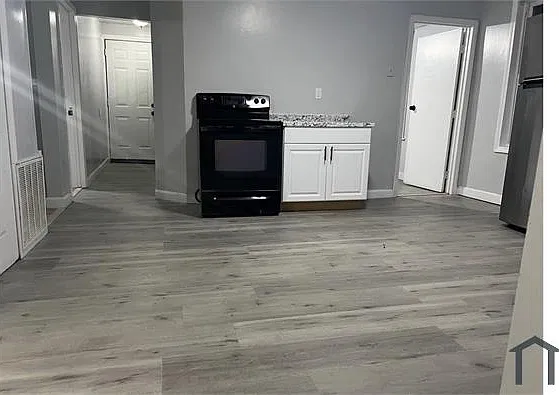 104 Norfolk St — Photo 3