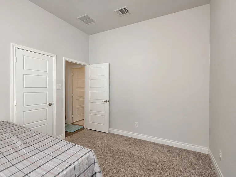2421 Stella Ln — Photo 23
