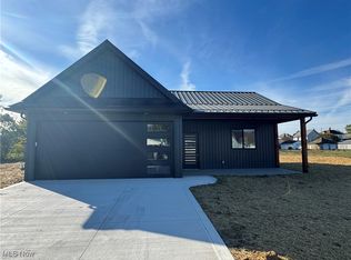 597 S 12th St, Coshocton, OH