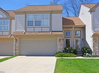 1257 N Yorkshire Dr, Broadview Heights, OH