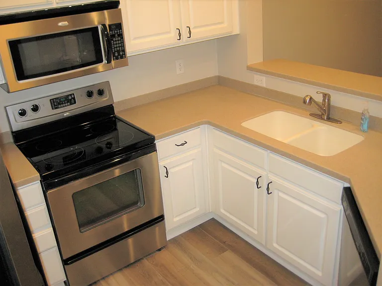 1024 Basildon Rd — Photo 3