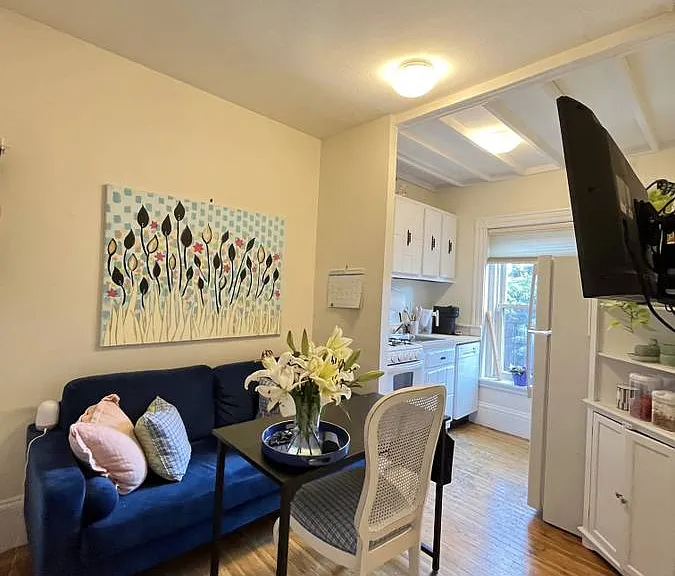 523 Beacon St #8 — Photo 7