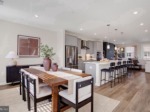 2nd image of 9652 Hummingbird Way