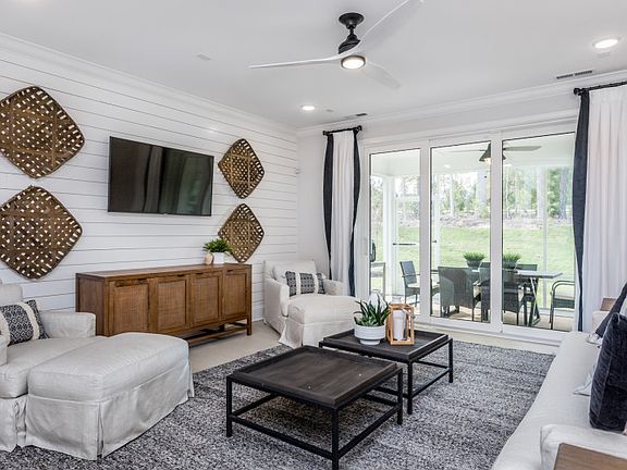 Gathering room with optional screen lanai