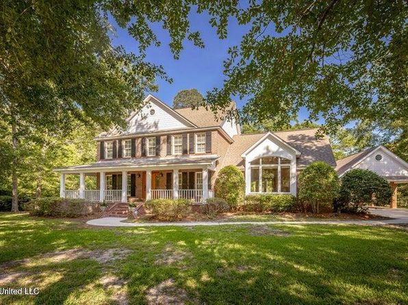 6022 Monticilla Cir, Ocean Springs, MS 39564
