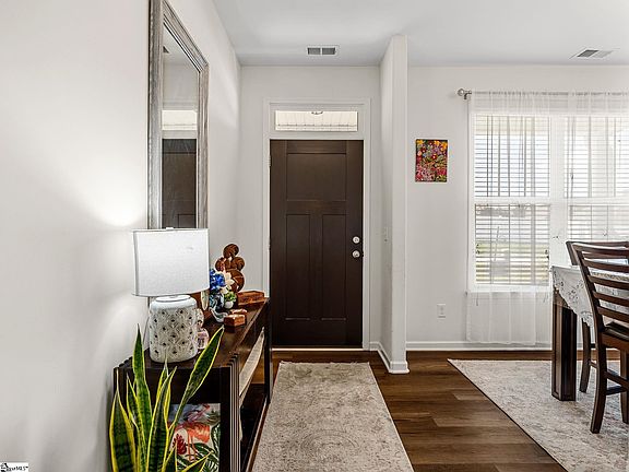 4th image of 200 Everard Ln