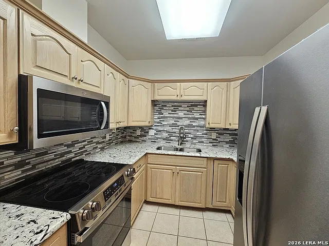1 bed, 1.0 bath, 688 sqft, $2,700 — Photo 4
