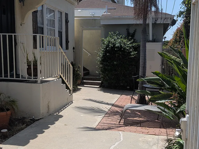 823 Maple St #1 — Photo 3